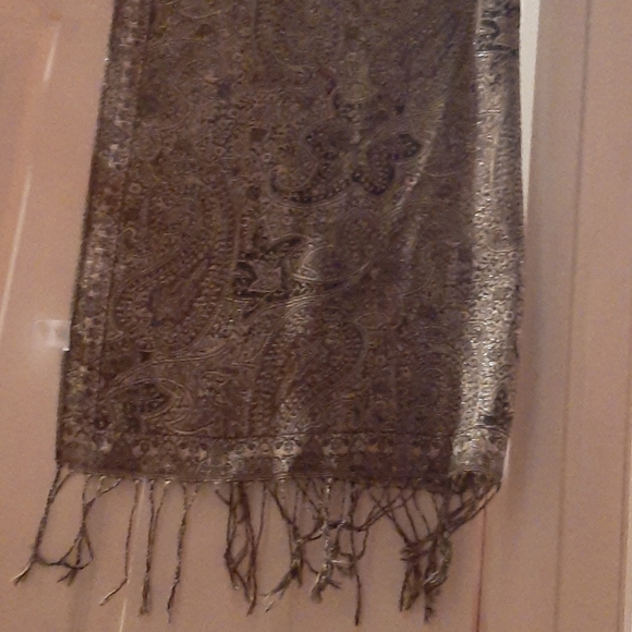 *4/&20* Scarf - Picture 6 of 8